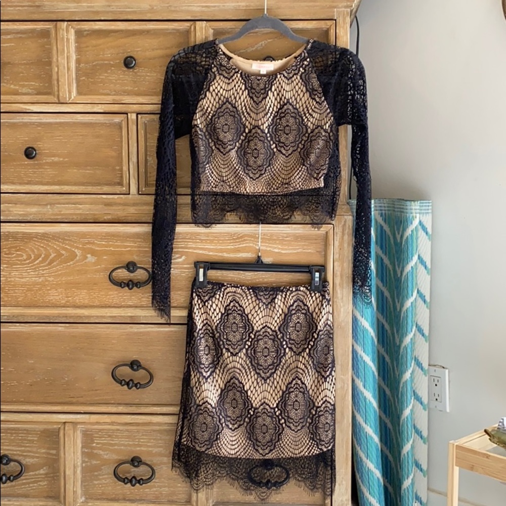 2-piece lace skirt and top set